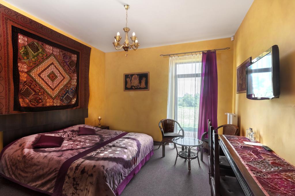 Palac Nieznanice Zabytek Goscinny Ze Spa Quarto foto