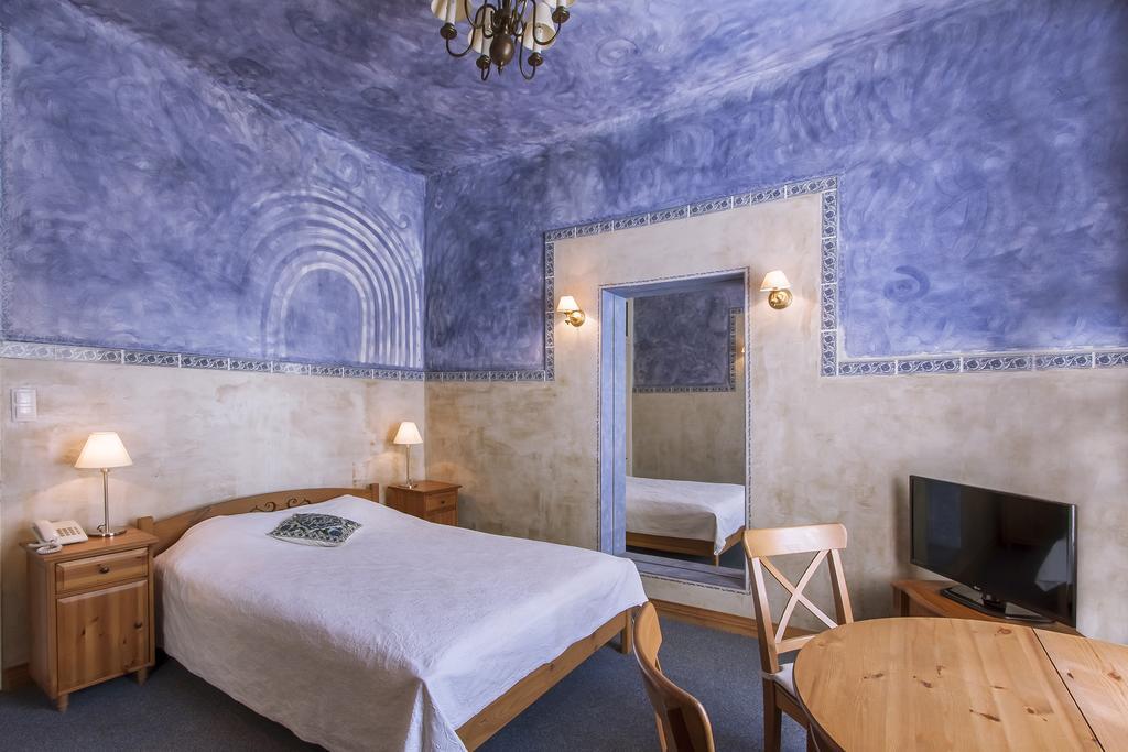 Palac Nieznanice Zabytek Goscinny Ze Spa Quarto foto